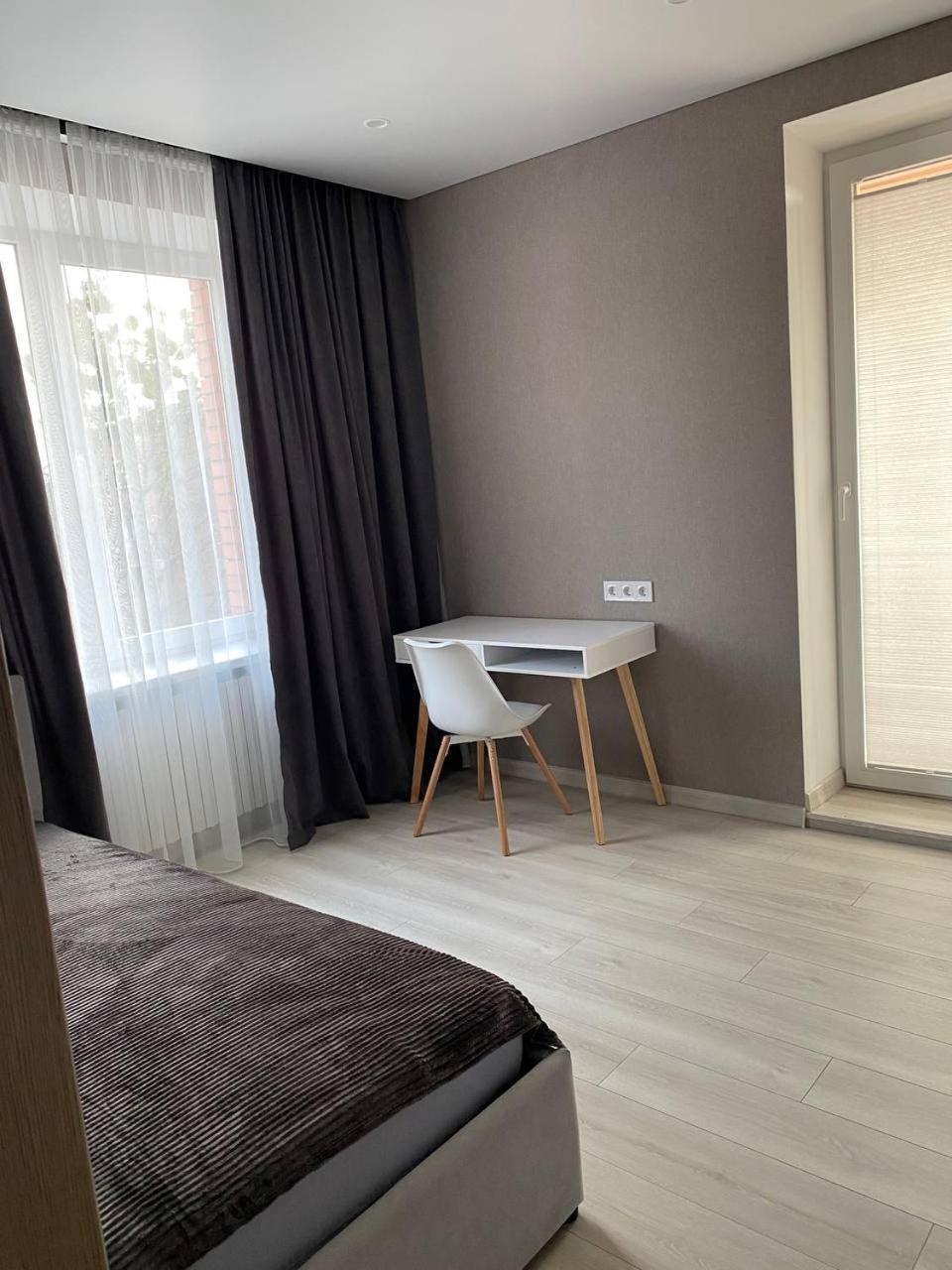 Apartpoltava Двокімнатні Апартаменти З Джакузі Біля Листопаду エクステリア 写真