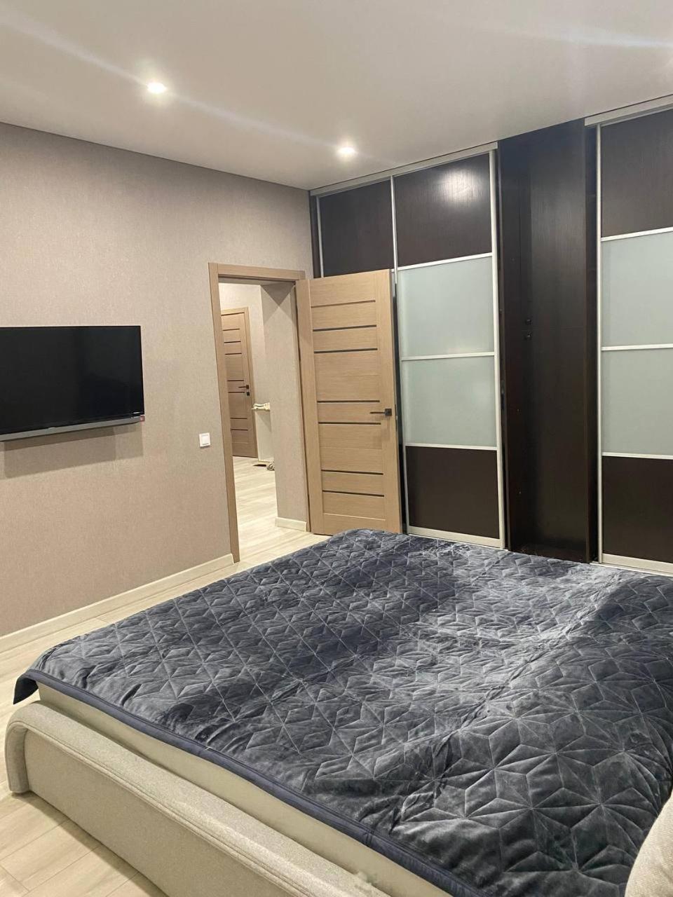 Apartpoltava Двокімнатні Апартаменти З Джакузі Біля Листопаду エクステリア 写真